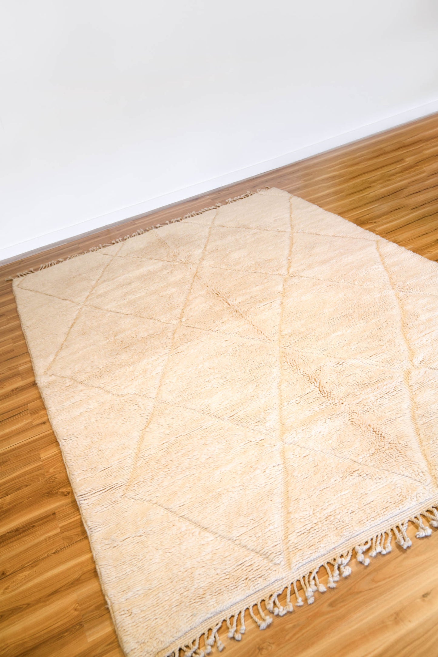 Creamy New Moroccan Beni M'Rirt Rug - 3220 x 2280mm