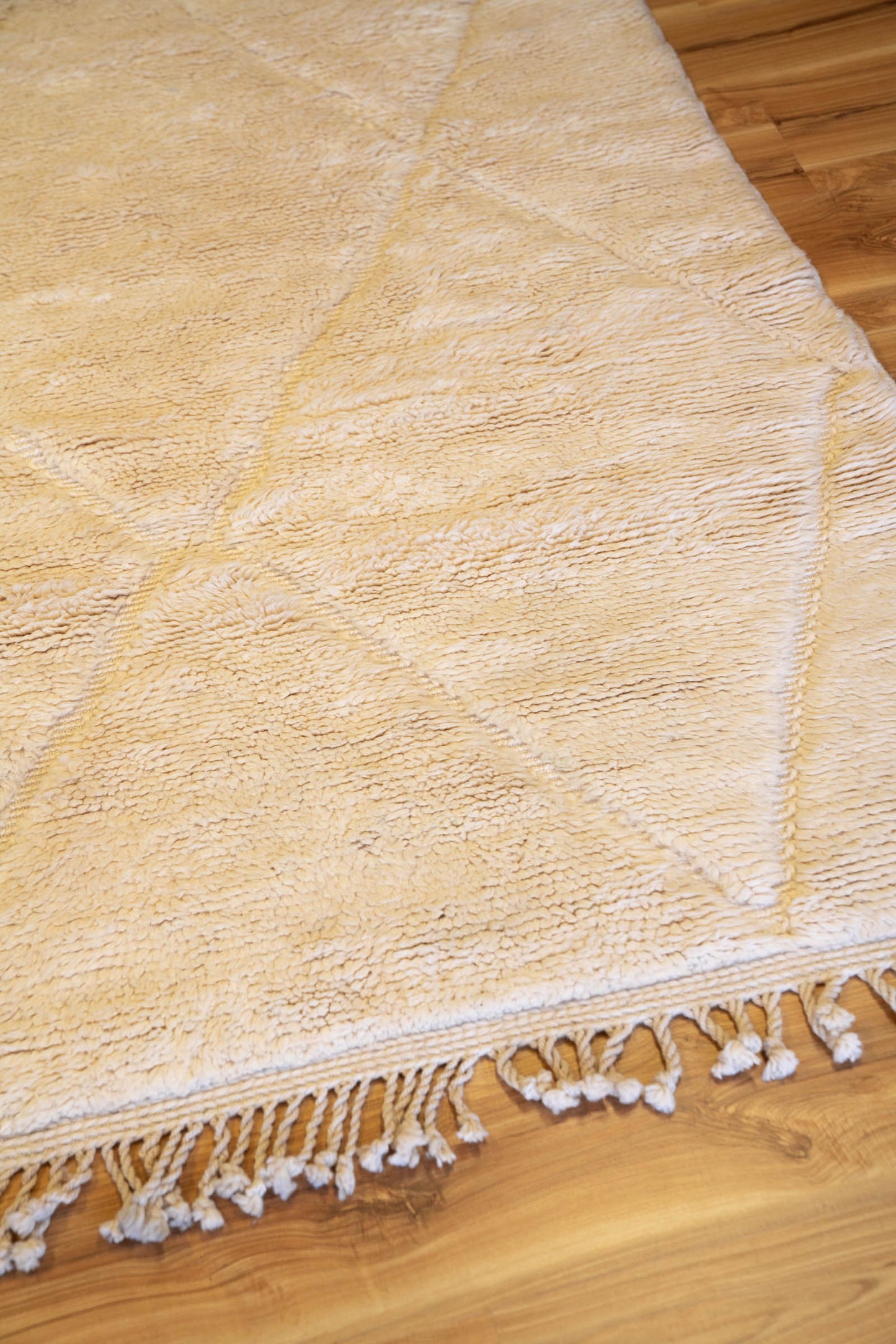 Creamy New Moroccan Beni M'Rirt Rug - 3220 x 2280mm