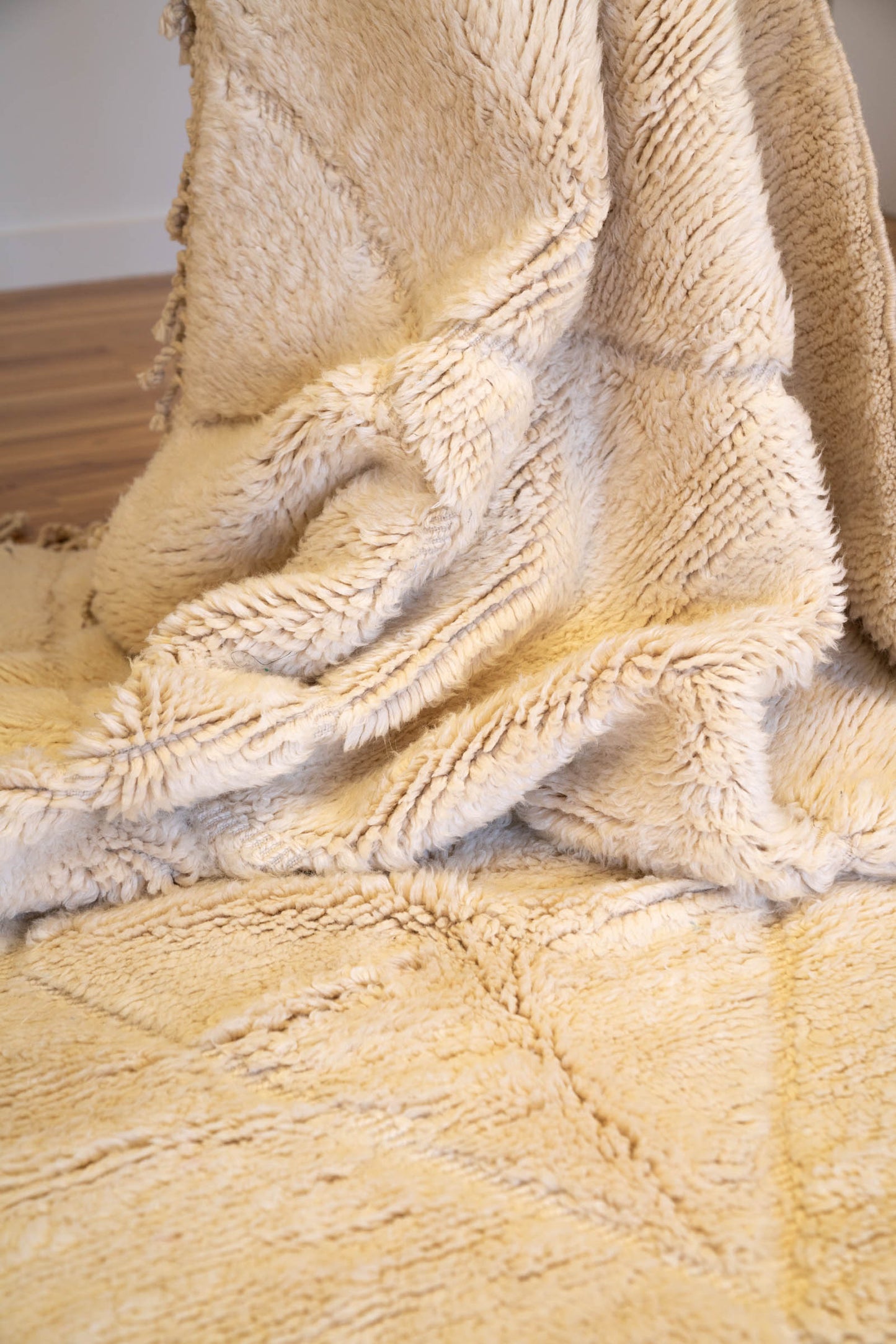 Creamy New Moroccan Beni M'Rirt Rug - 3220 x 2280mm