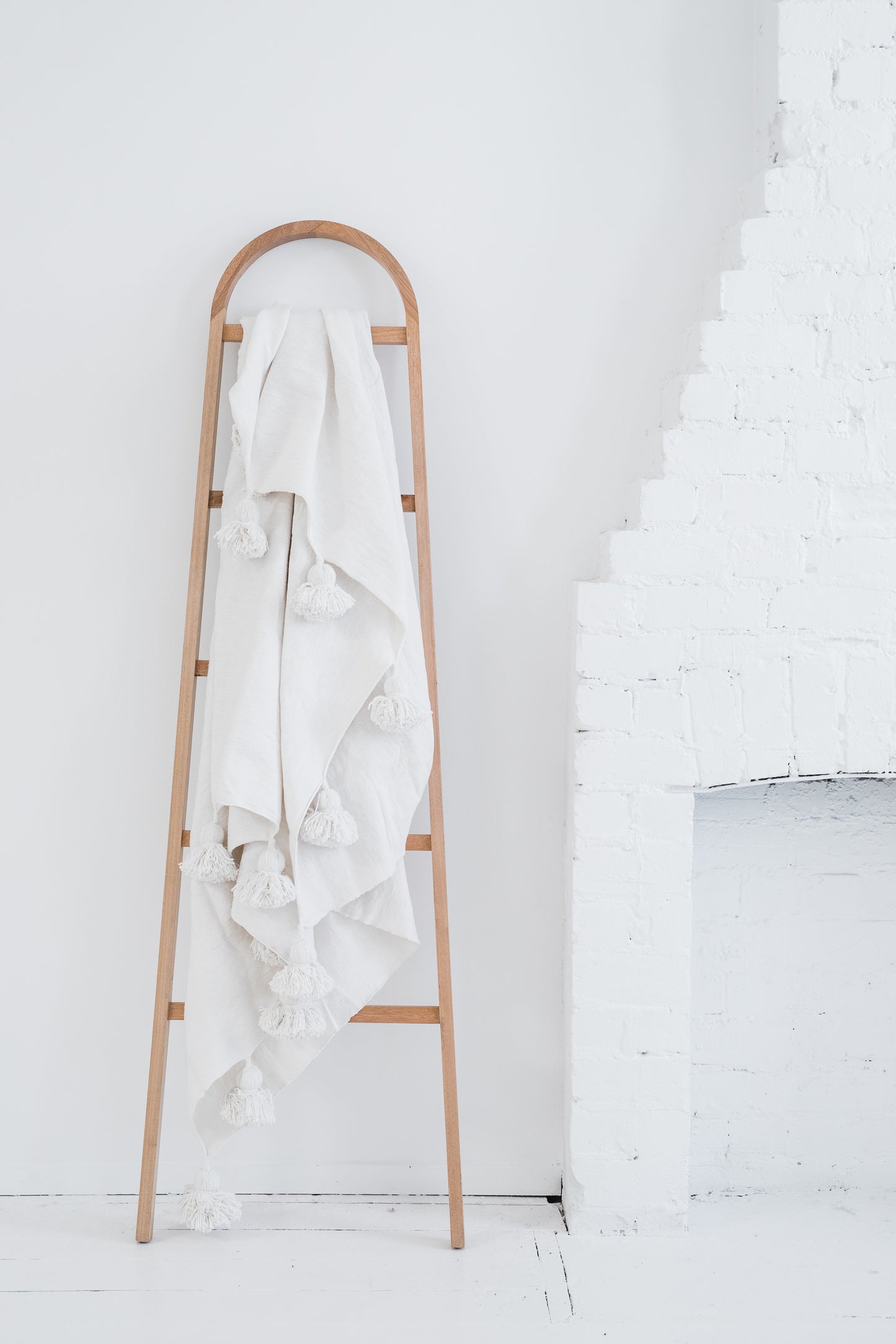 White Pom Pom Blanket Bohzali NZ