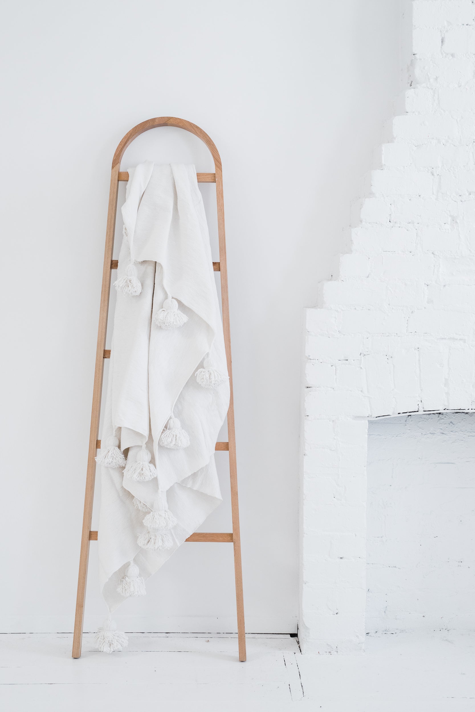 White Pom Pom Blanket Bohzali NZ