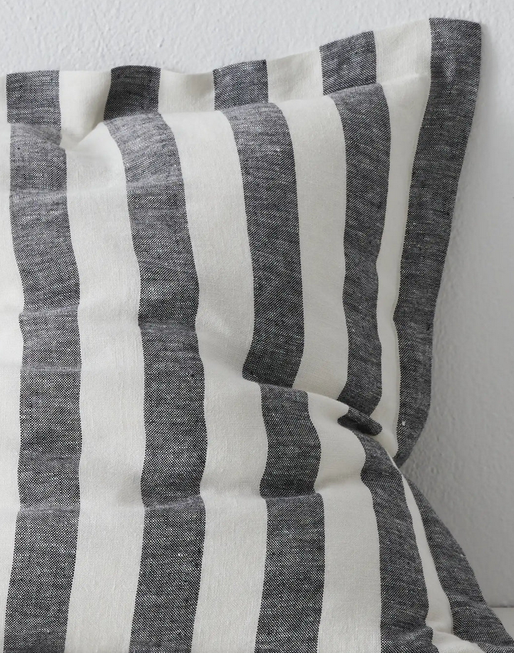 VITO SHADOW - Playful cabana stripe -50cm x 50cm